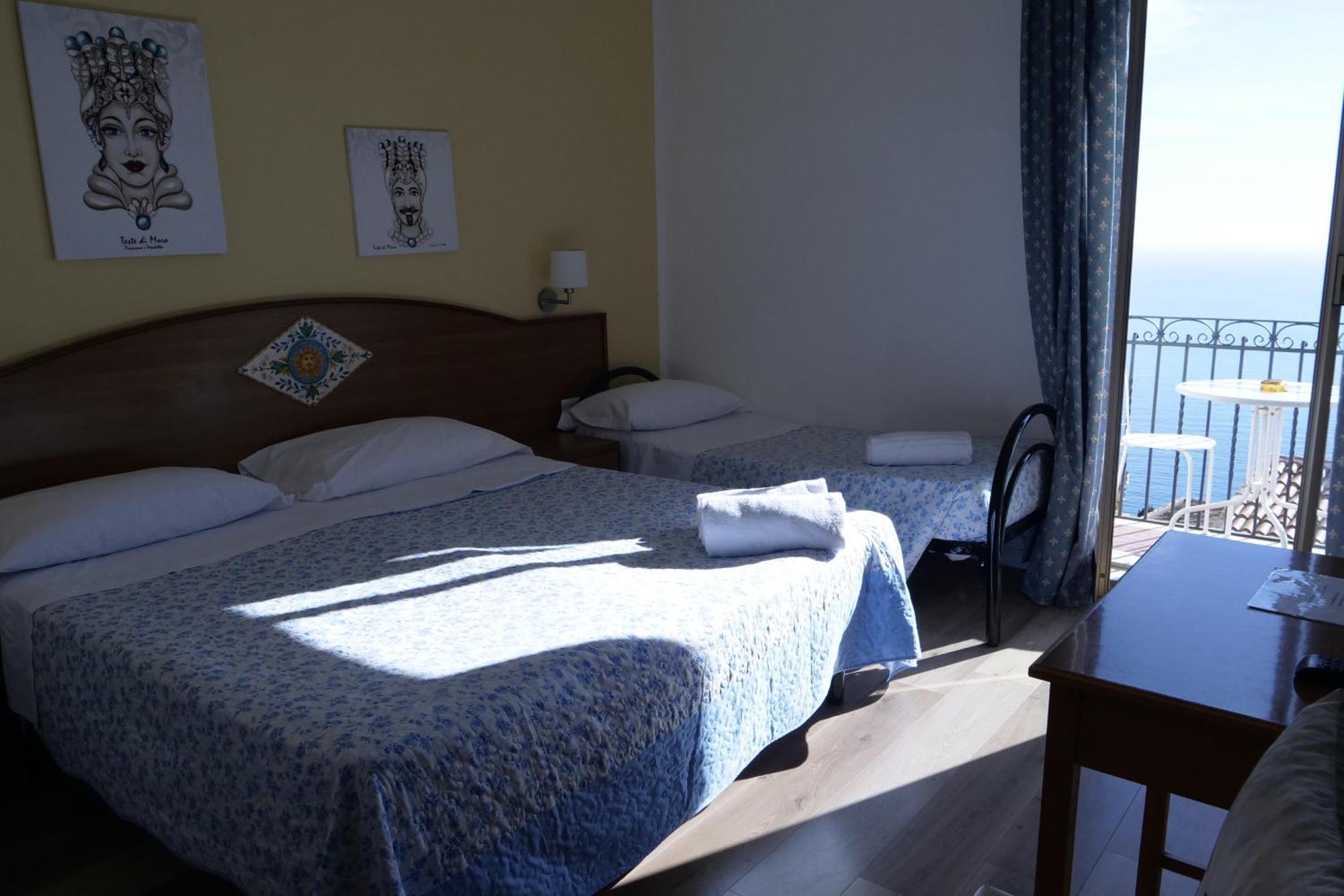 Hotel Elios Tao ตาออร์มินา ภายนอก รูปภาพ