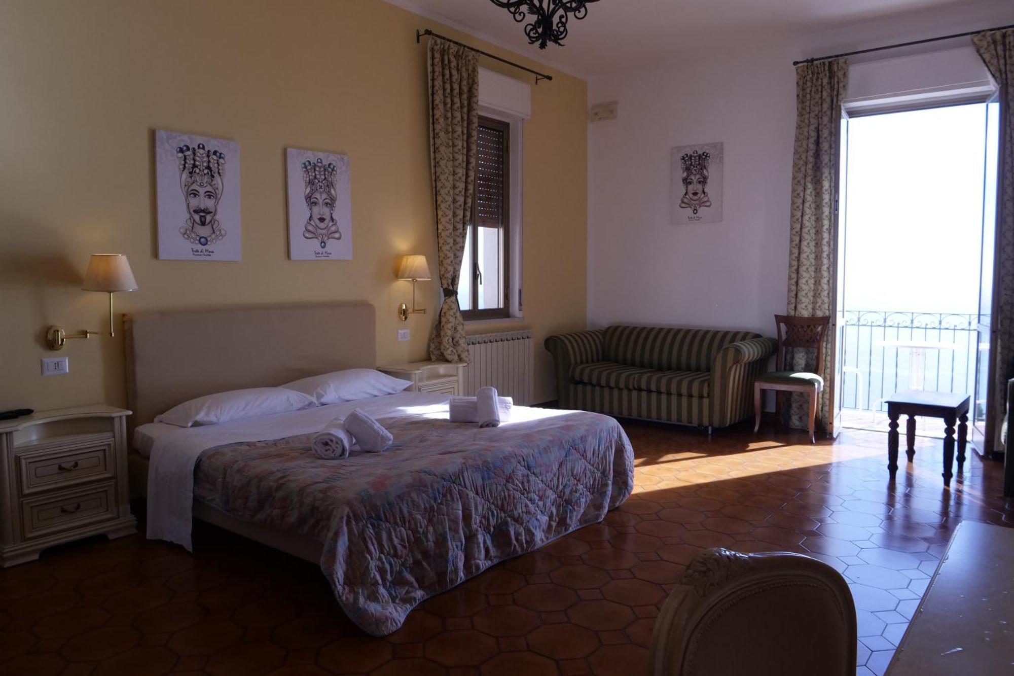 Hotel Elios Tao ตาออร์มินา ภายนอก รูปภาพ