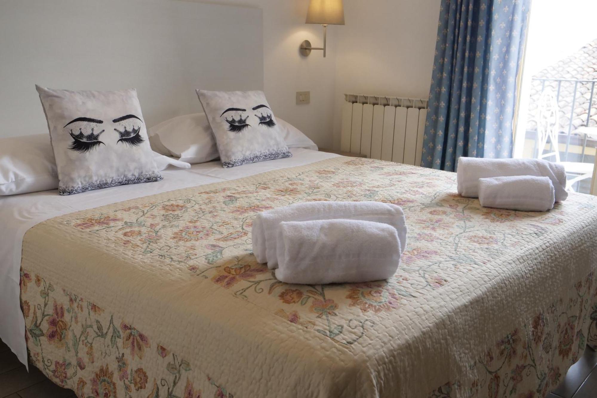 Hotel Elios Tao ตาออร์มินา ภายนอก รูปภาพ