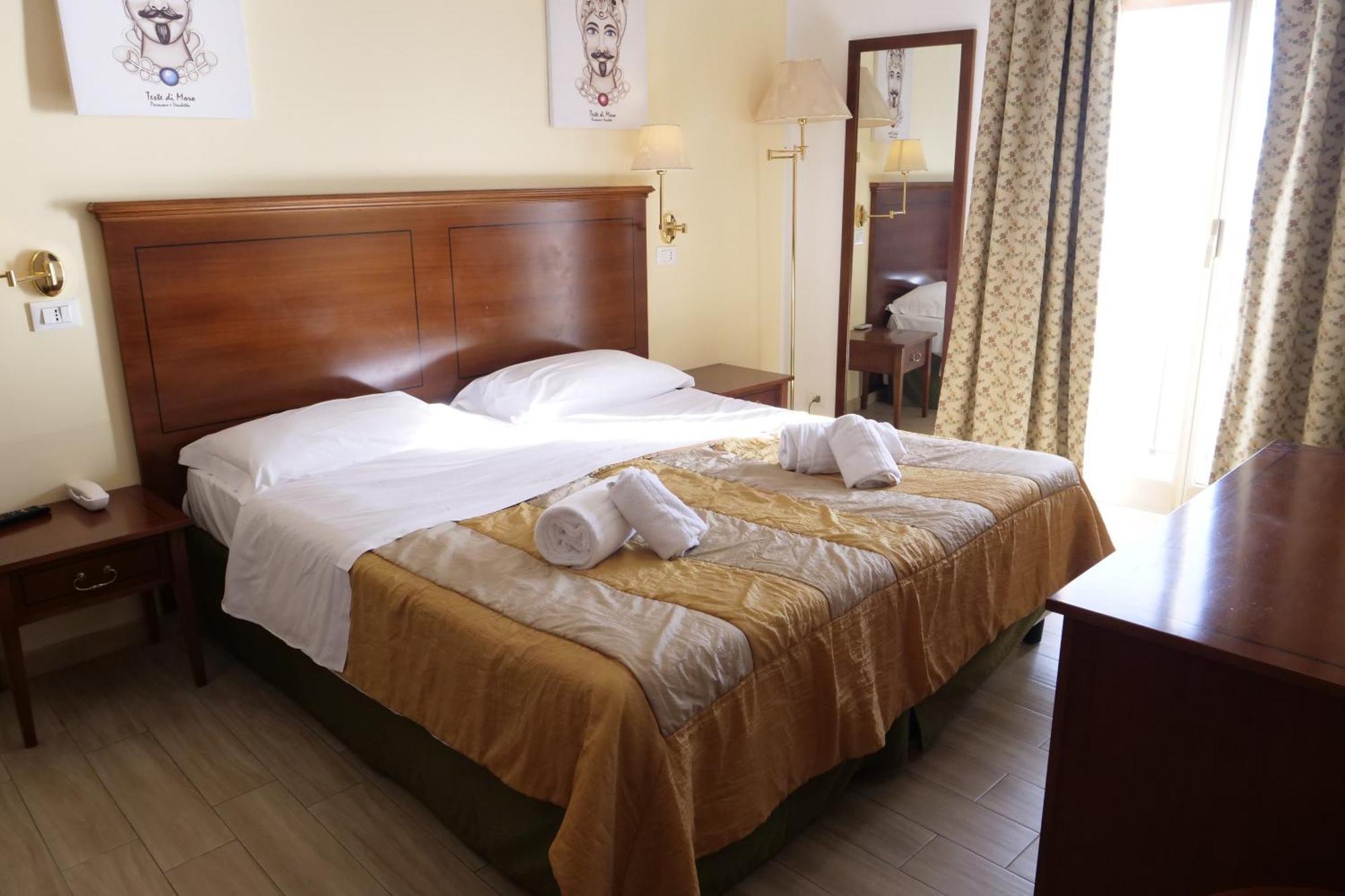 Hotel Elios Tao ตาออร์มินา ภายนอก รูปภาพ