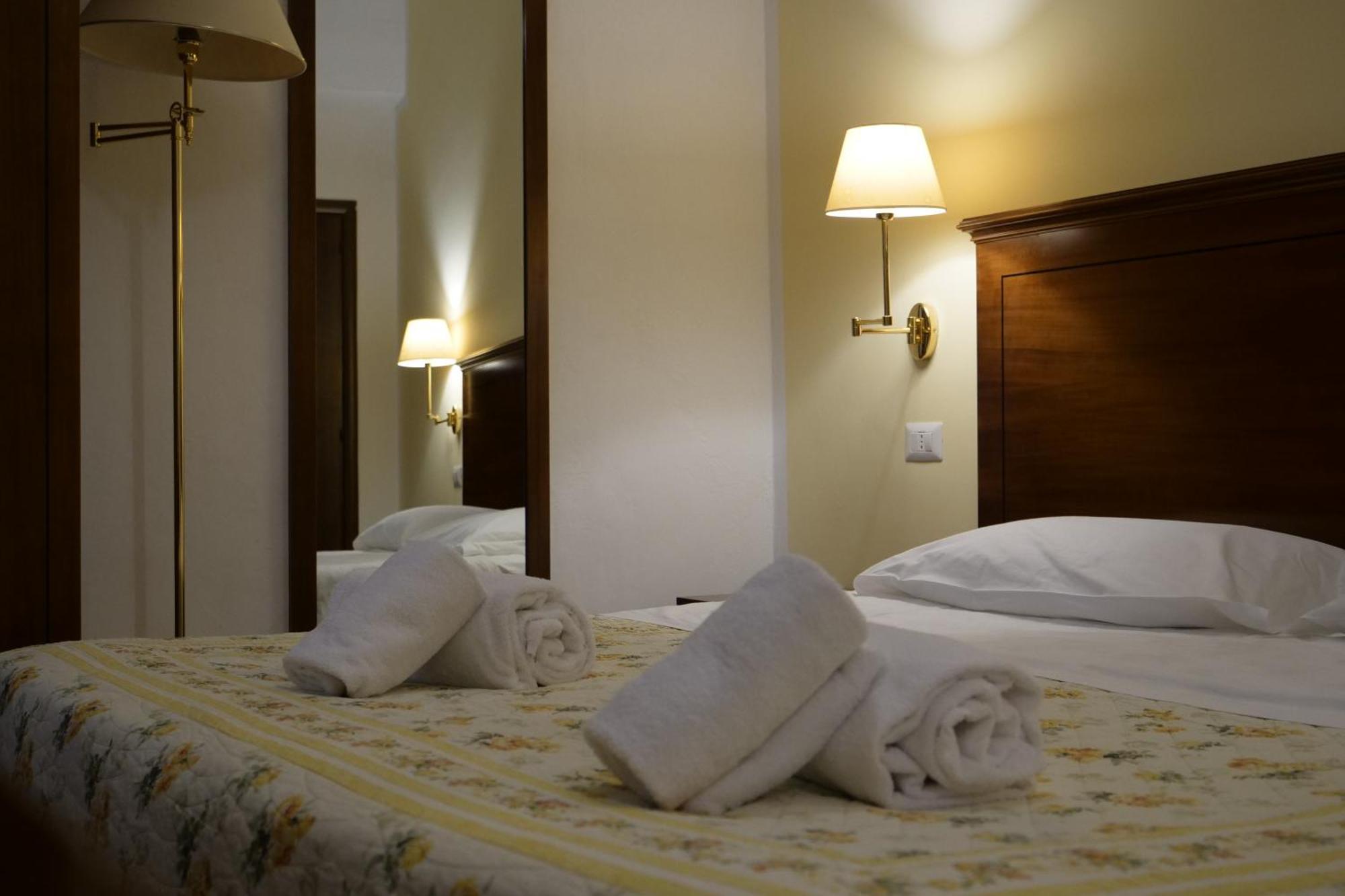 Hotel Elios Tao ตาออร์มินา ภายนอก รูปภาพ