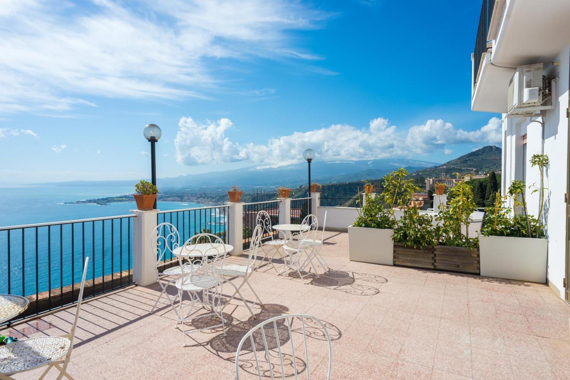 Hotel Elios Tao ตาออร์มินา ภายนอก รูปภาพ